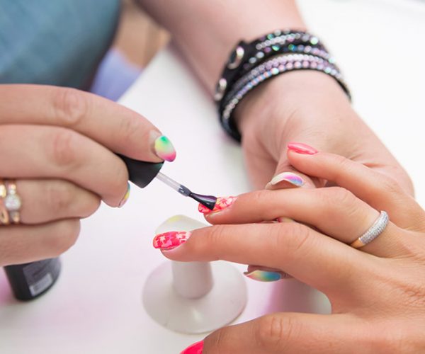 Blooming industry of nails – what are the benefits of it?